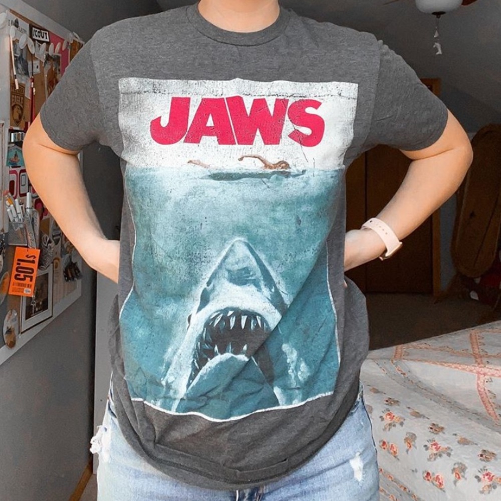 Unisex Jaws graphic tee!